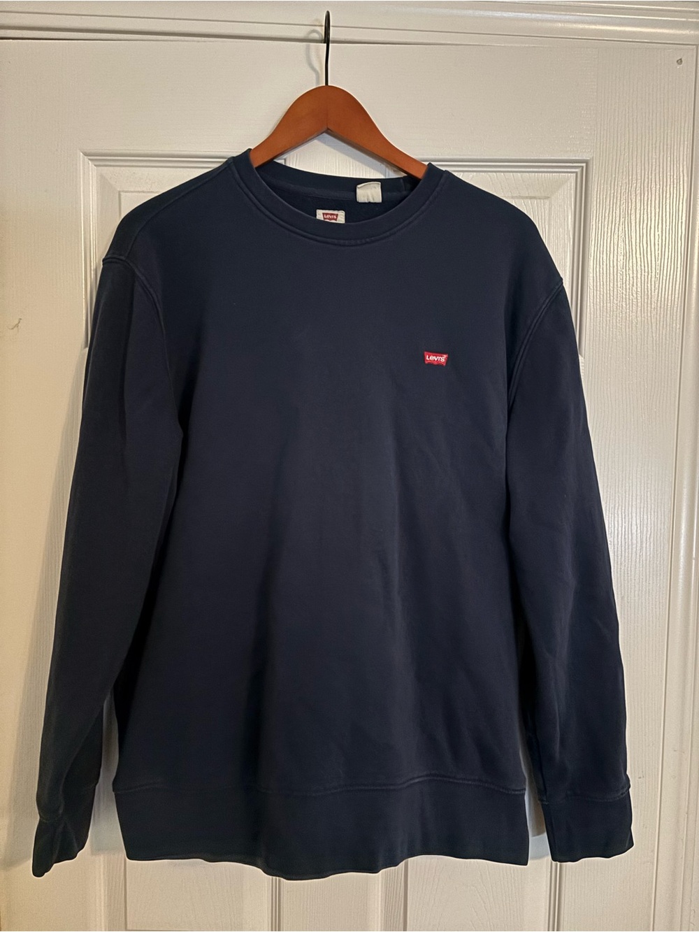 Levi's Men's Dark Navy Crewneck Sweatshirt with Red Logo